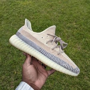 Yeezy 350 V2 Ash Pearls